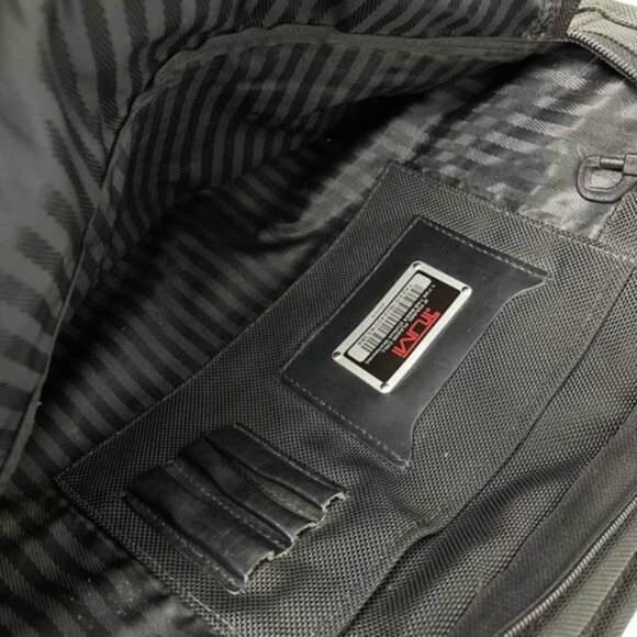 Tumi 207D3 Slim Black Nylon Ballistic Mini Laptop Ipad Computer Travel Bag - Picture 15 of 16